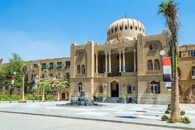 تكاليف الدراسة بالجامعات المصرية للطلاب الوافدين لعام 2025/2026