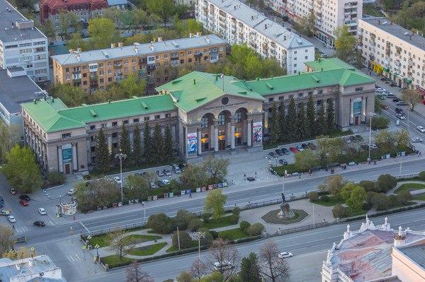 photo_5843834255467809579_x